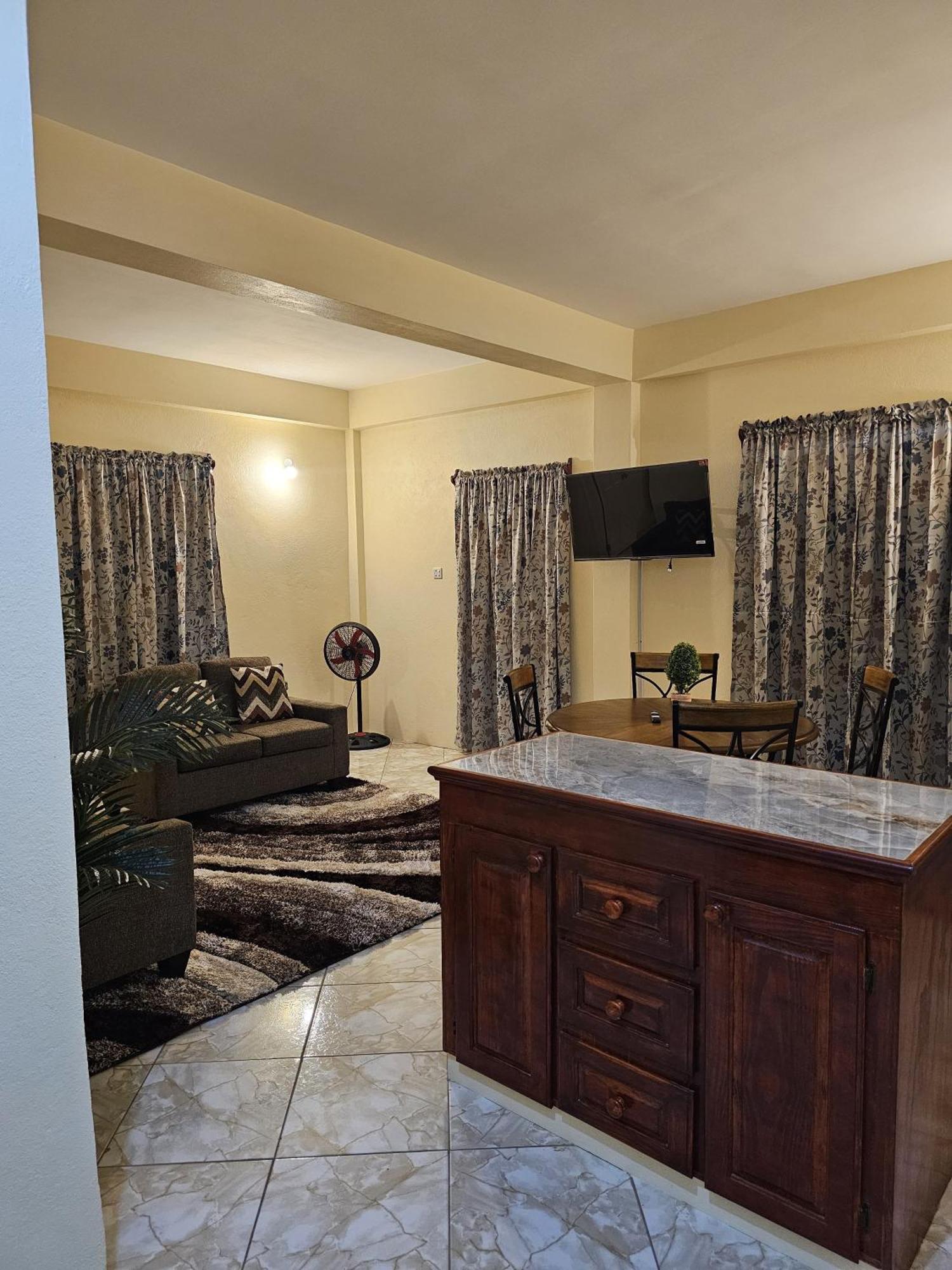 Castle Berry Apartments Kingstown Exterior photo